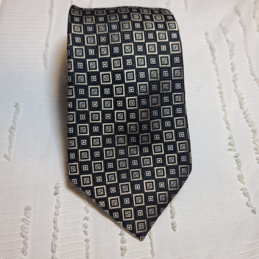 Chaps Black & Gold Neck Tie